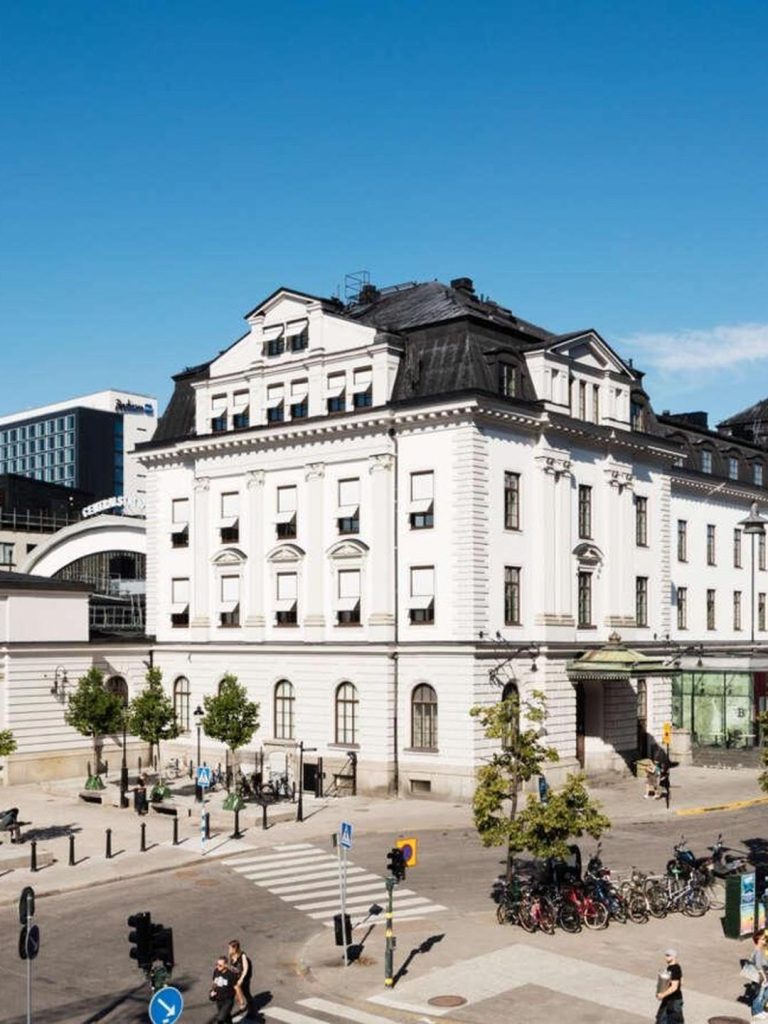 Utsidan av kontorhotellet i centralen